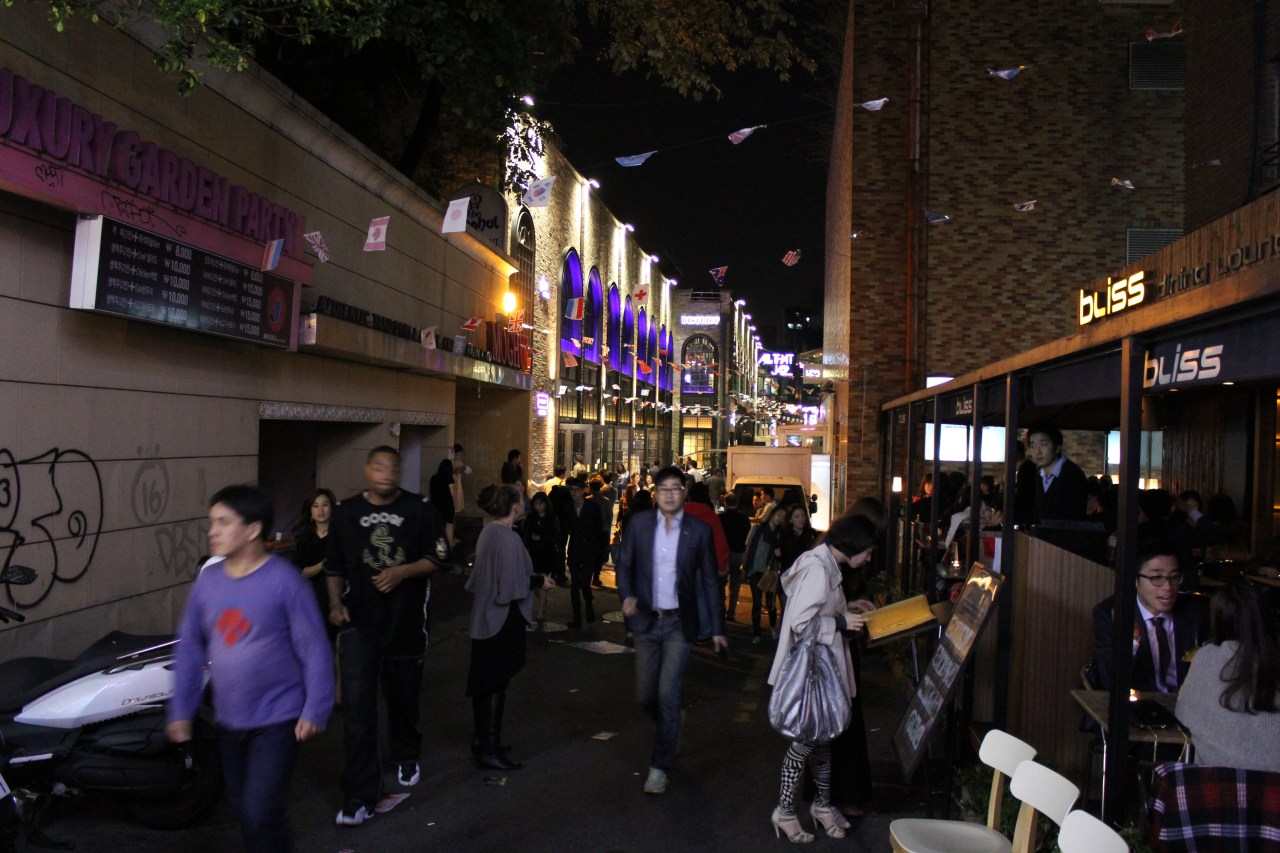 Itaewon pumping at night